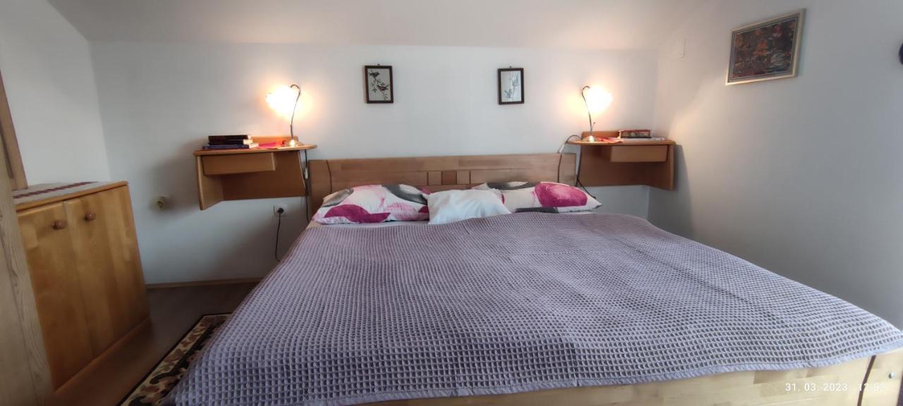 Liammarco Apartment Plaski Luaran gambar