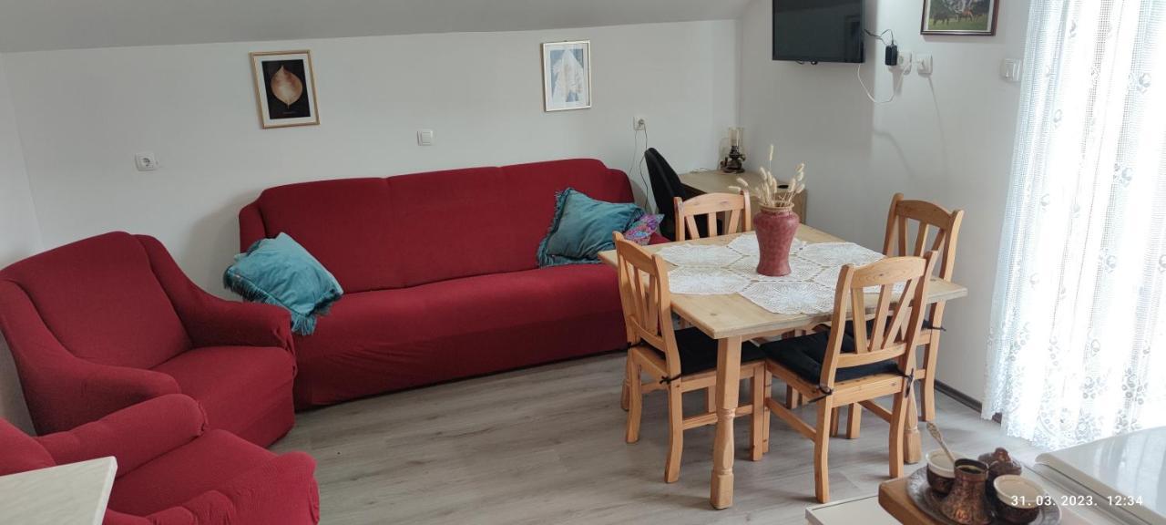Liammarco Apartment Plaski Luaran gambar
