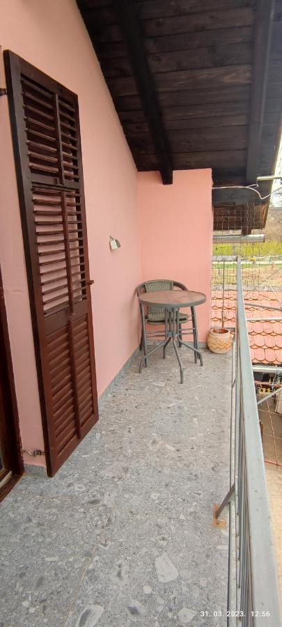 Liammarco Apartment Plaski Luaran gambar